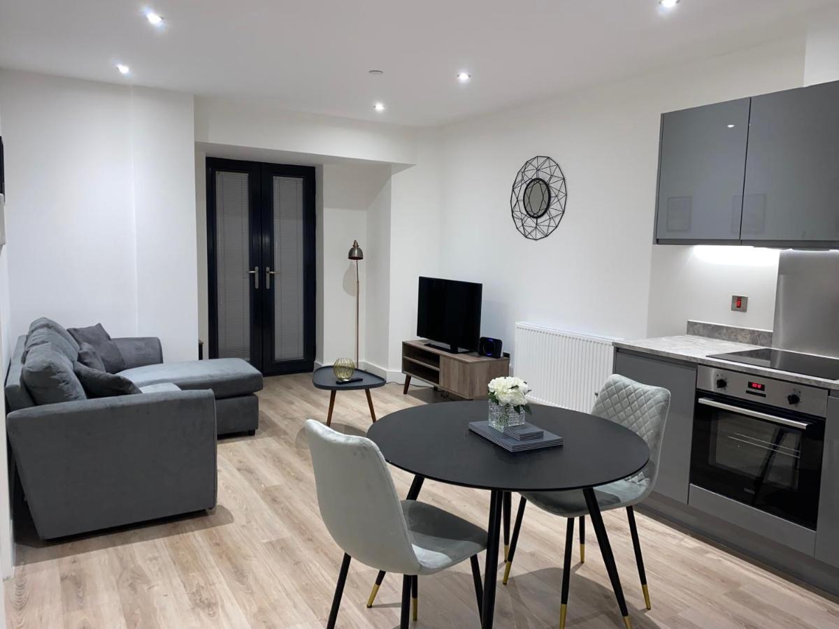 Roomotel - Broadoaks Apartments Solihull Exterior foto